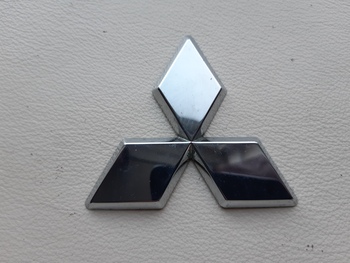 Embleem Mitsubishi Embleem Mitsubishi