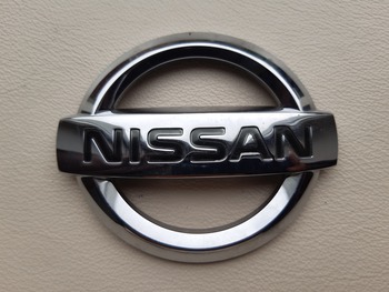 Embleem Nissan