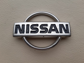 Embleem Nissan