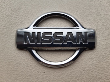 Embleem Nissan