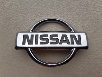 Embleem Nissan