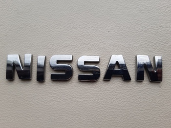 Embleem Nissan
